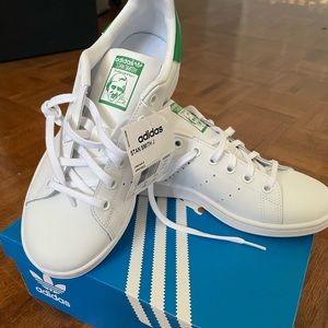 BNWT Adidas Stan Smiths Womens Size 6